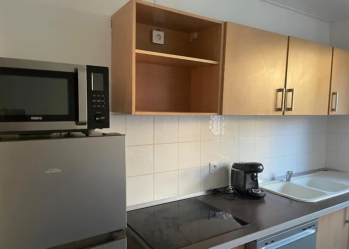 50 m2 T2 au calme, lumineux, confortable, cosy, climatisé, privatif avec parking gratuit et terrasse