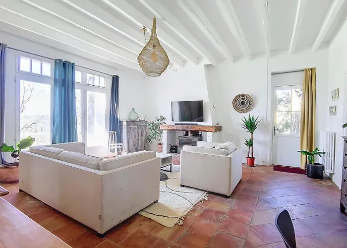 Le Relais De Fleyres - Gite Authentique Avec Jardin, Parking Et Wifi
